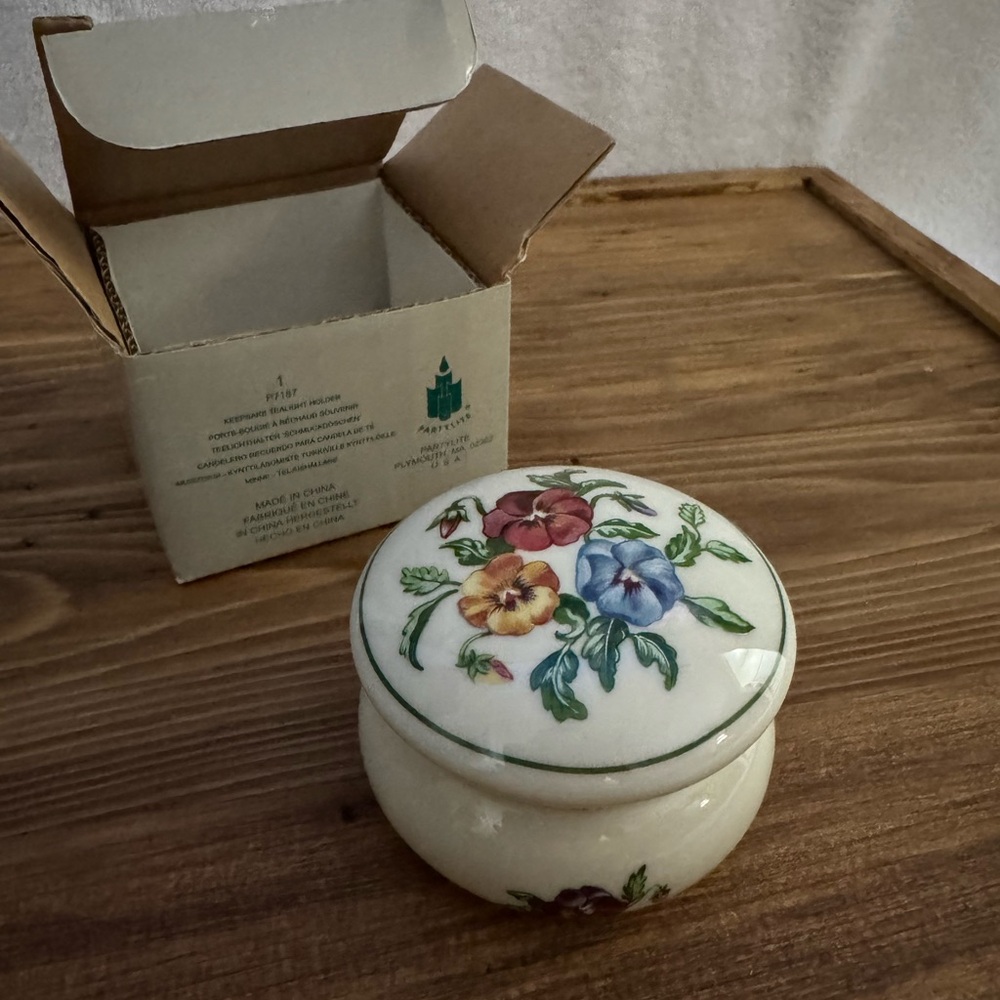PartyLite P7187 Keepsake Tealight Holder
